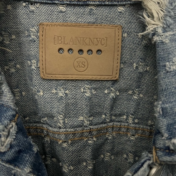 Blank NYC Distressed Denim Trucker Jacket for Women - Size Small - No Flaws - Picture 6 of 7